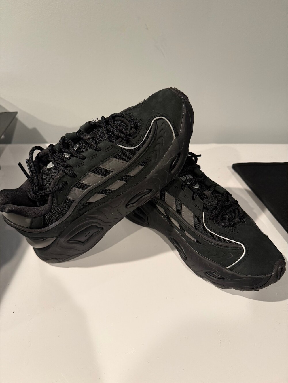 Adidas Oznova